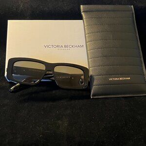 Victoria Beckham VB669S 001 NWT